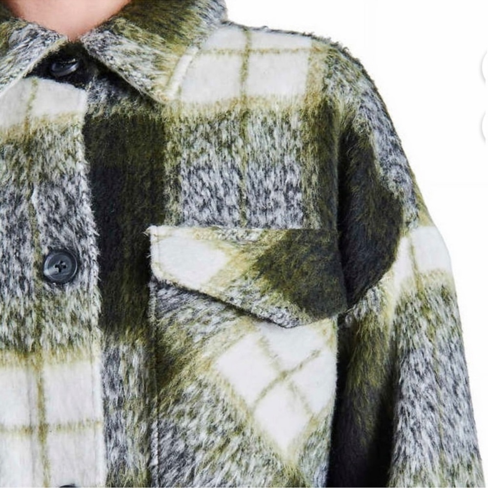 Steve Madden Plaid Women's long shirt jacket - Picture 5 of 7